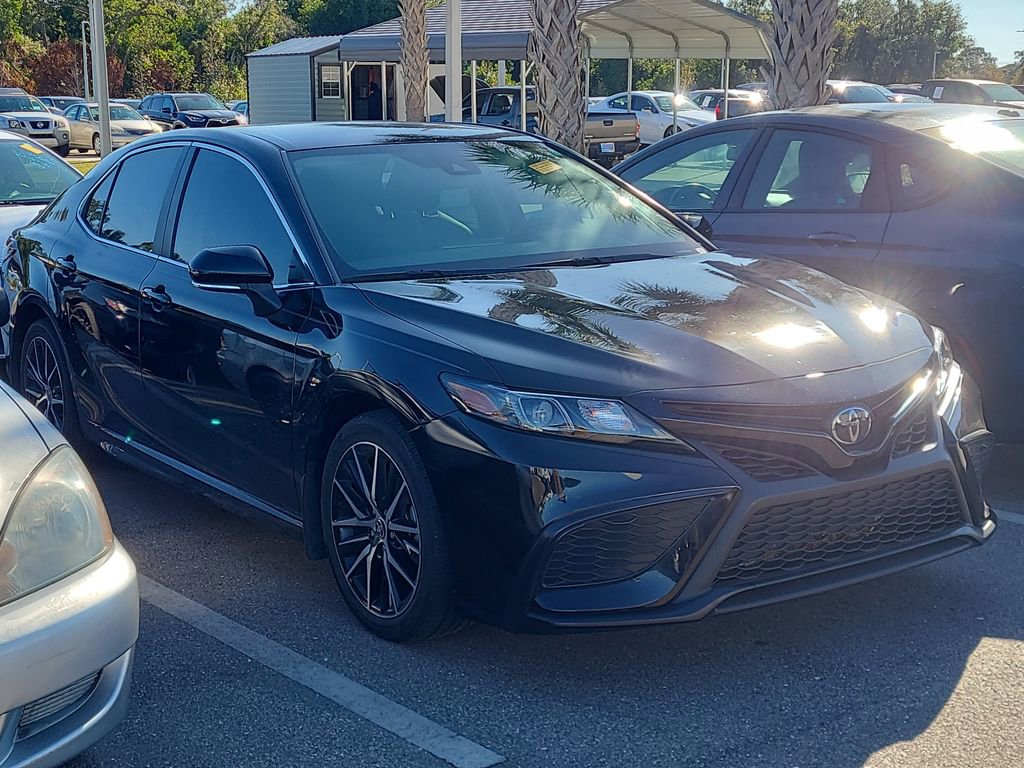 Used 2023 Toyota Camry SE image 9