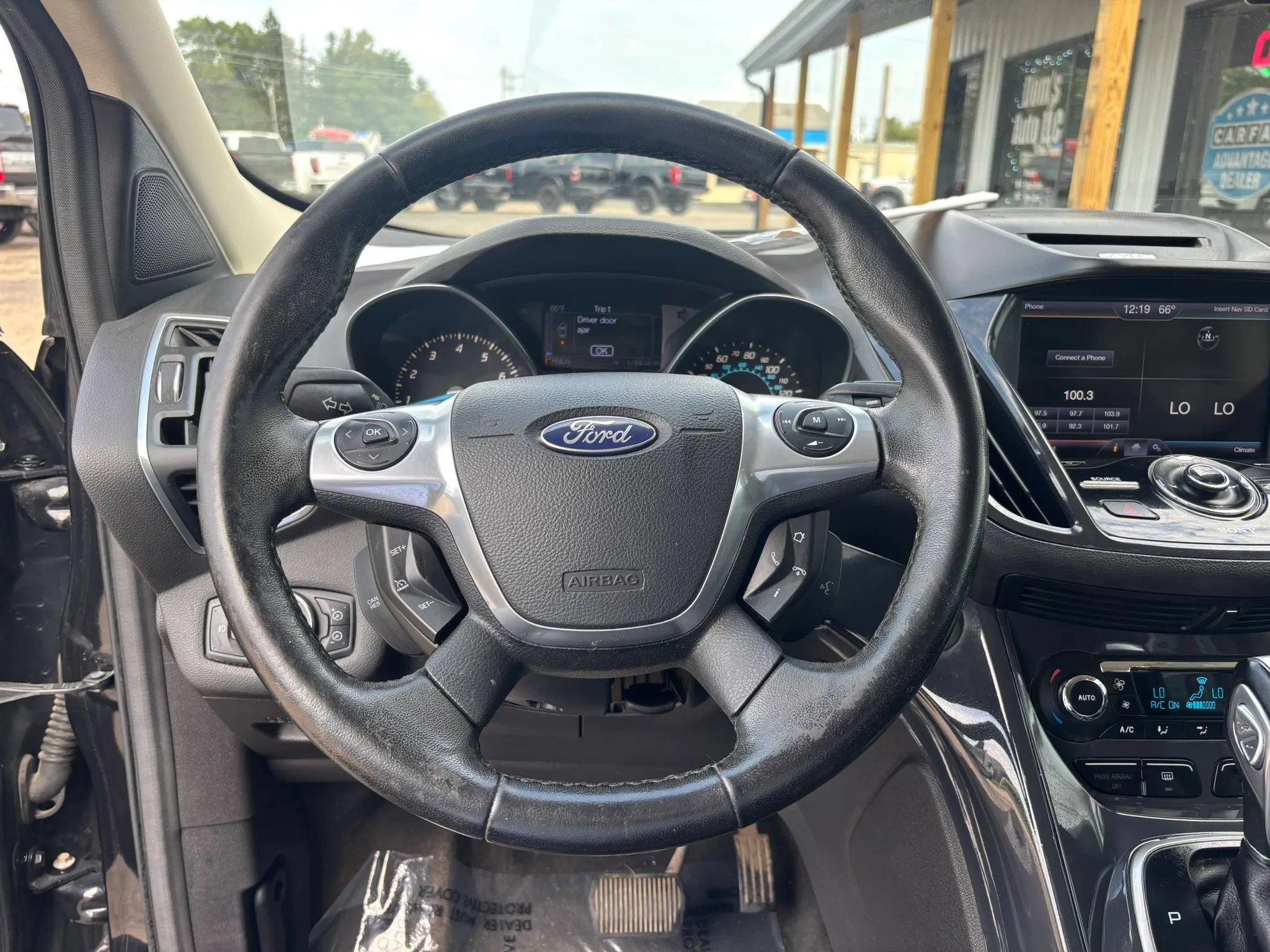 Used 2013 Ford Escape Titanium w/ Parking Technology Pkg FWD image 20