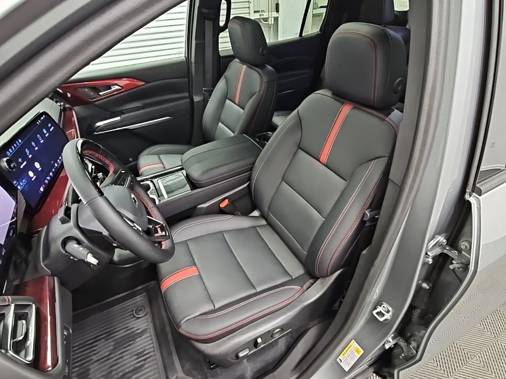 Used 2024 Chevrolet Traverse RS w/ LPO, Floor Liner Package image 29