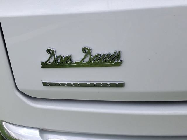 Used 2023 Jeep Wagoneer L Series III w/ Preferred Equipment Group AWD/4WD image 5
