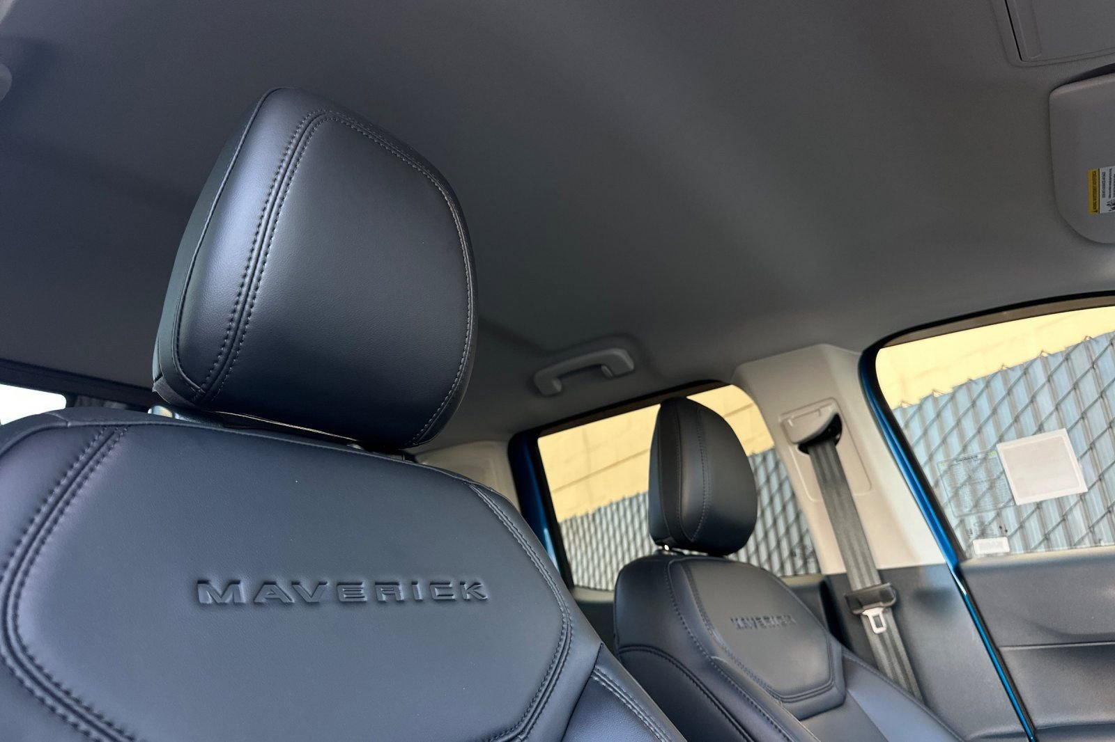 Certified 2025 Ford Maverick Lariat w/ Black Appearance Package image 15