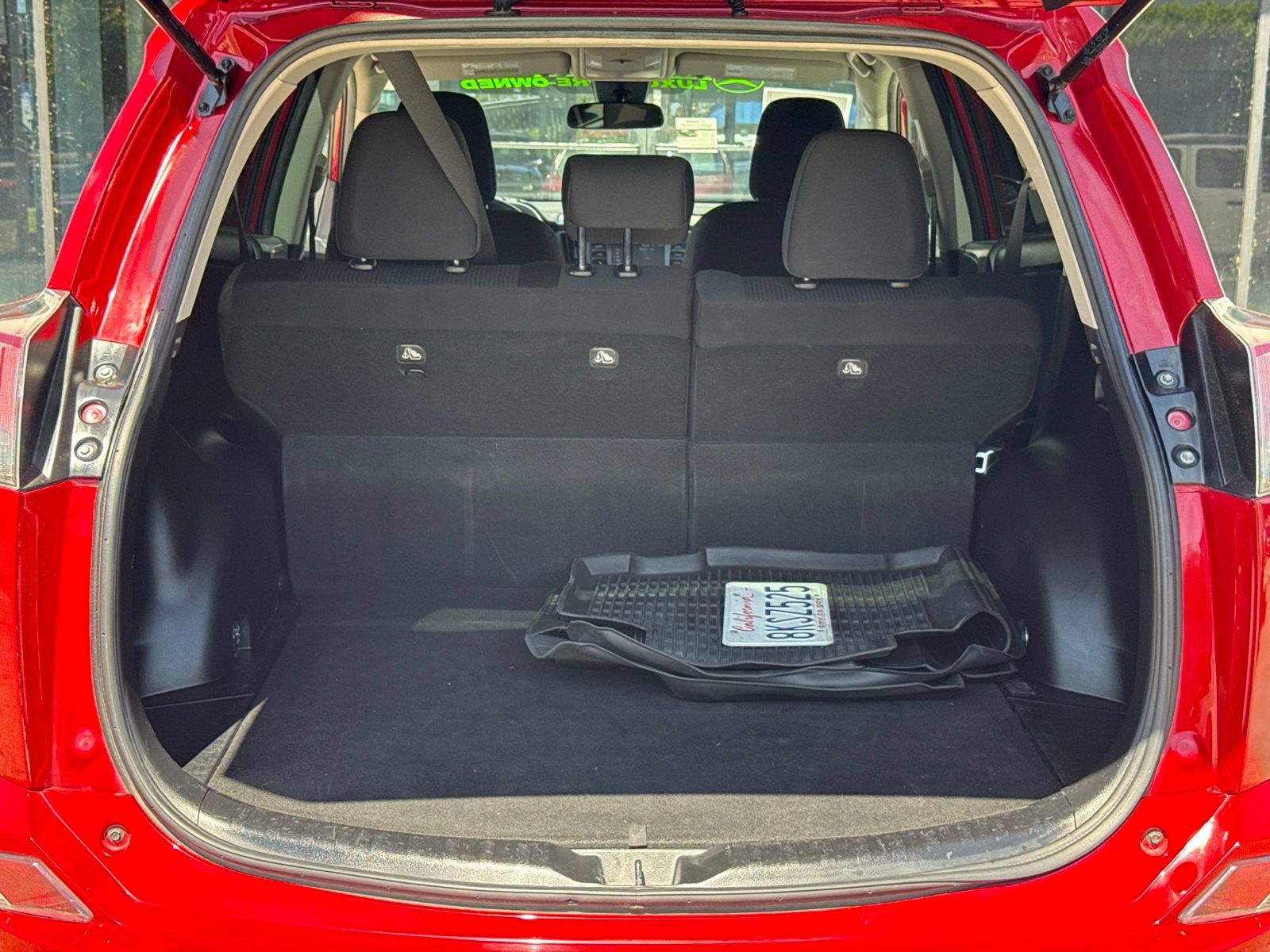 Used 2017 Toyota RAV4 LE FWD image 16