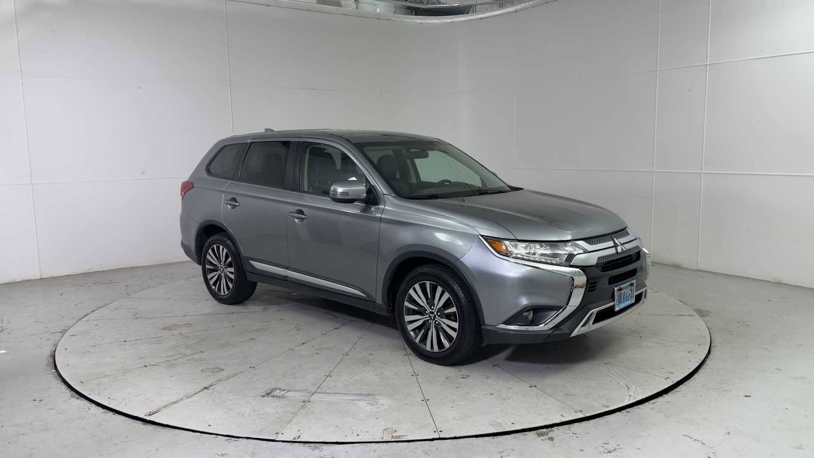 Used 2019 Mitsubishi Outlander SE image 8
