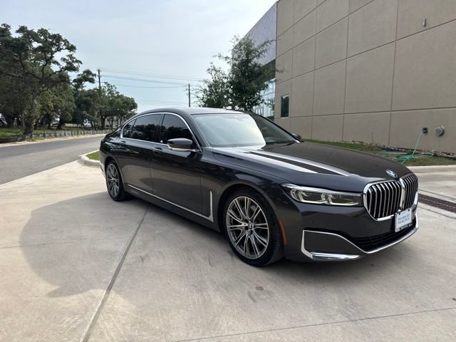 Used 2021 BMW 740i w/ Premium Package RWD image 5