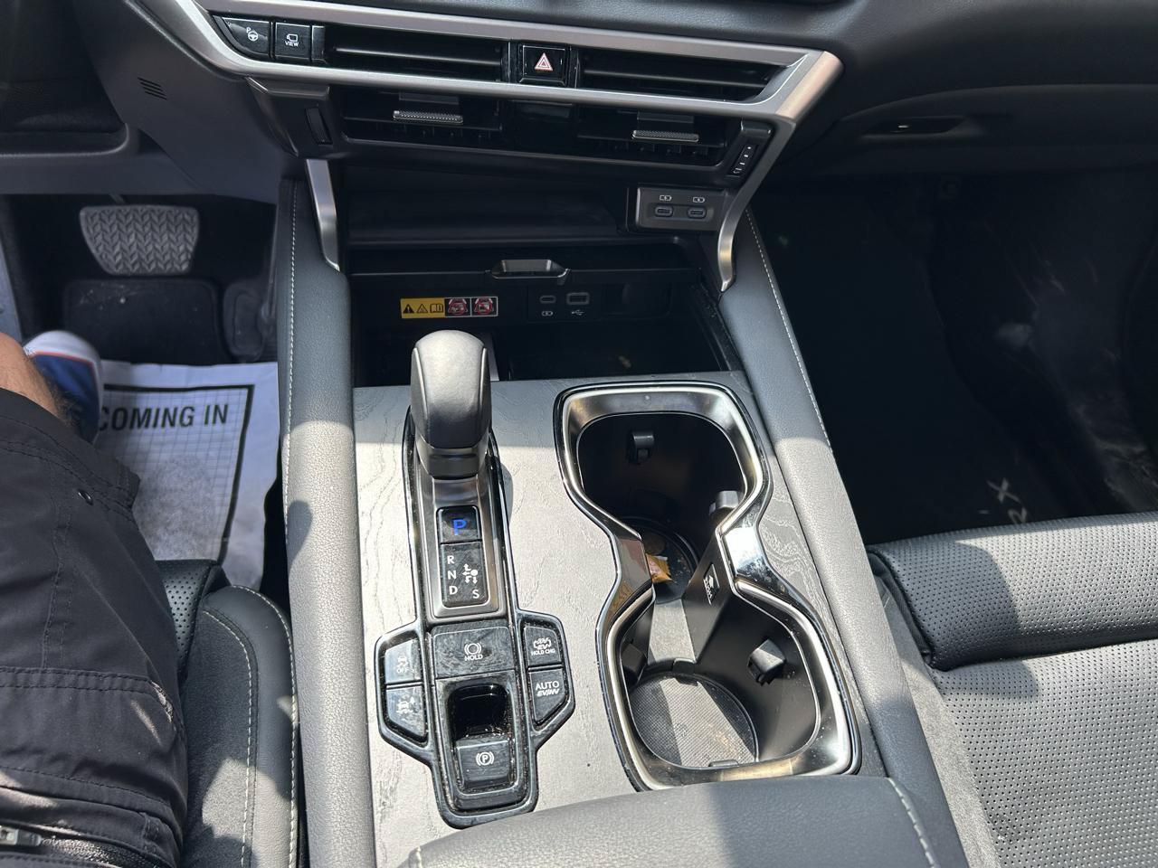 Used 2024 Lexus RX 450h AWD w/ Convenience Package image 11