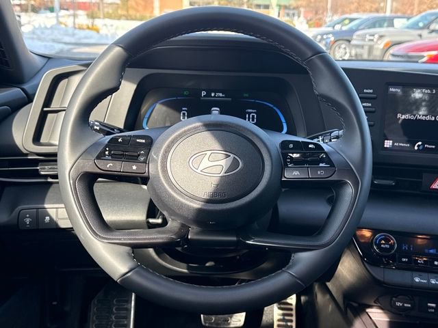 Used 2025 Hyundai Elantra Sport image 14