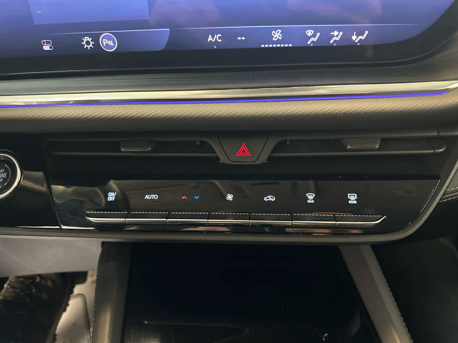 Certified 2025 Buick Envision Preferred image 17