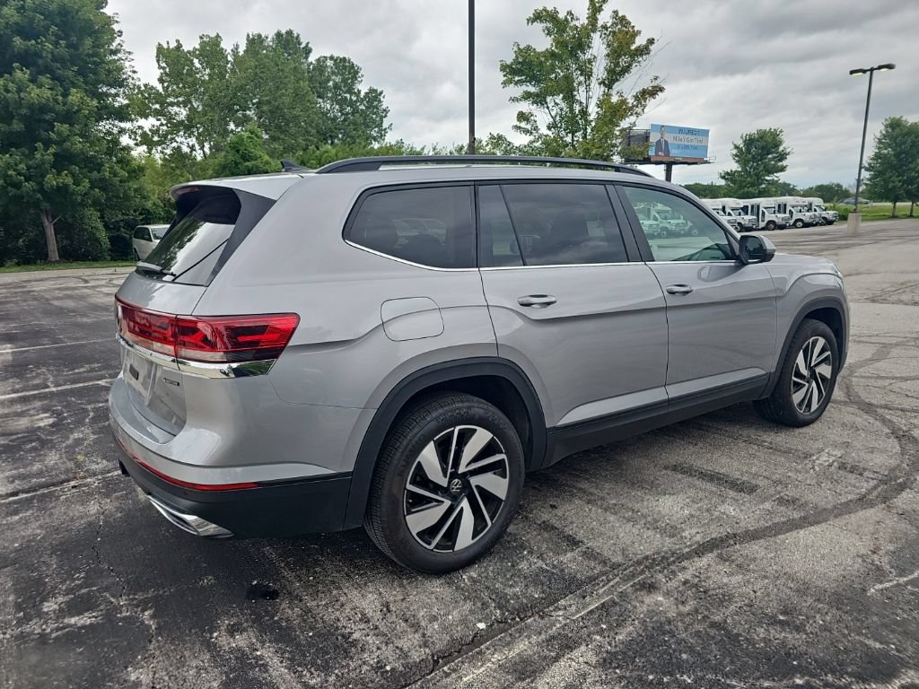Used 2025 Volkswagen Atlas SE AWD/4WD image 5