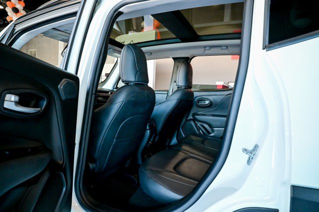 Used 2022 Jeep Renegade Limited w/ Sun, Sound & Wheels Group AWD/4WD image 16