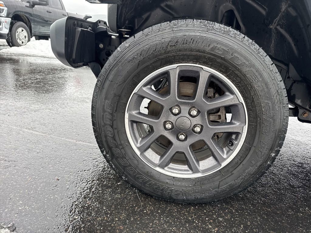 Used 2020 Jeep Wrangler Unlimited Sahara w/ Uconnect 4C Nav & Sound Group image 9