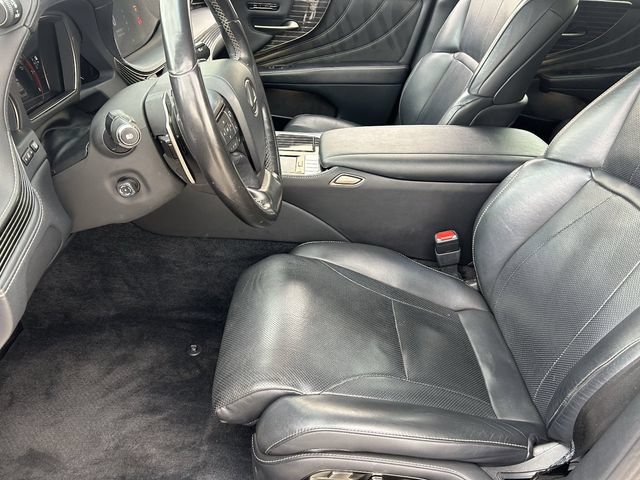 Used 2018 Lexus LS 500 w/ Accessory Package (Z2) RWD image 21