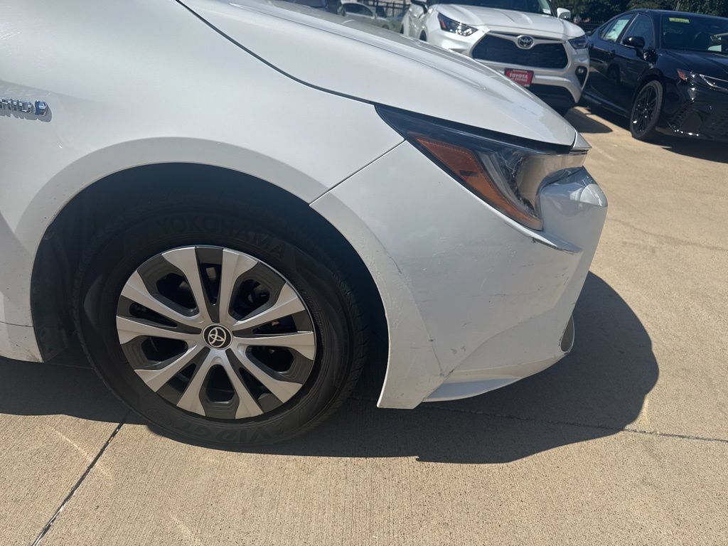 Used 2021 Toyota Corolla LE FWD image 5
