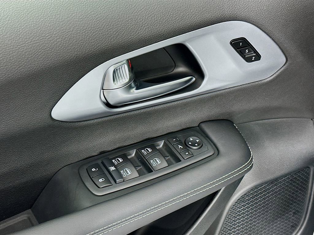 New 2026 Chrysler Pacifica Limited w/ S Appearance Package image 23