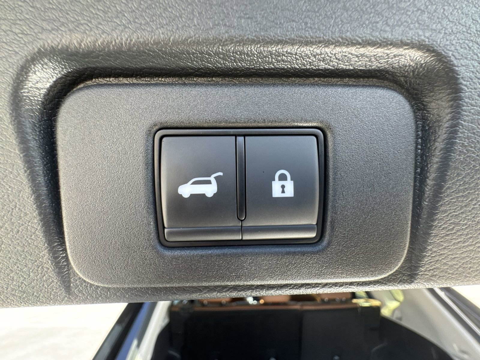 Used 2025 Nissan Rogue Platinum w/ Platinum Premium Package AWD/4WD image 19