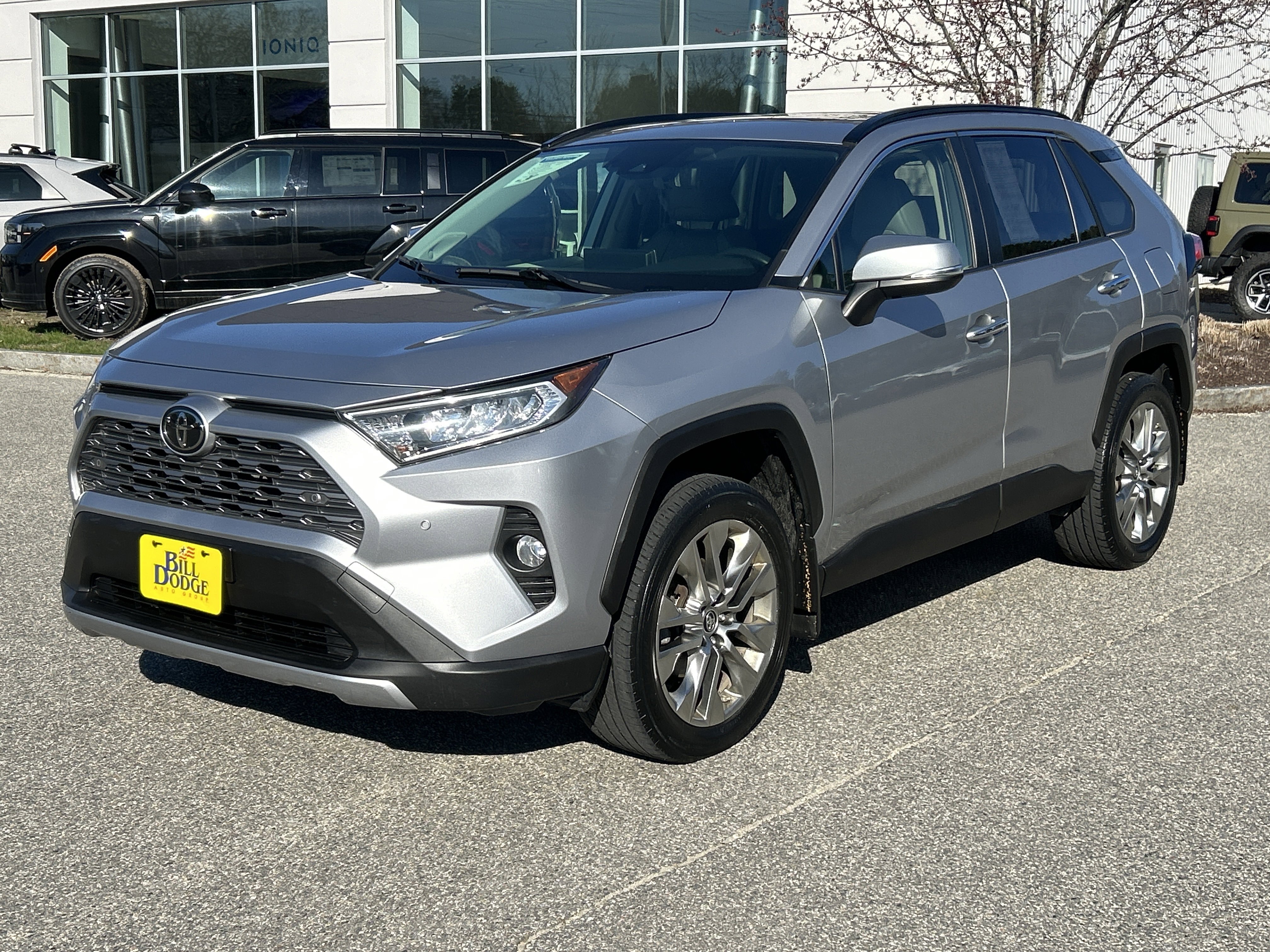 Used 2019 Toyota RAV4 Limited w/ Cold Weather Package AWD/4WD image 1