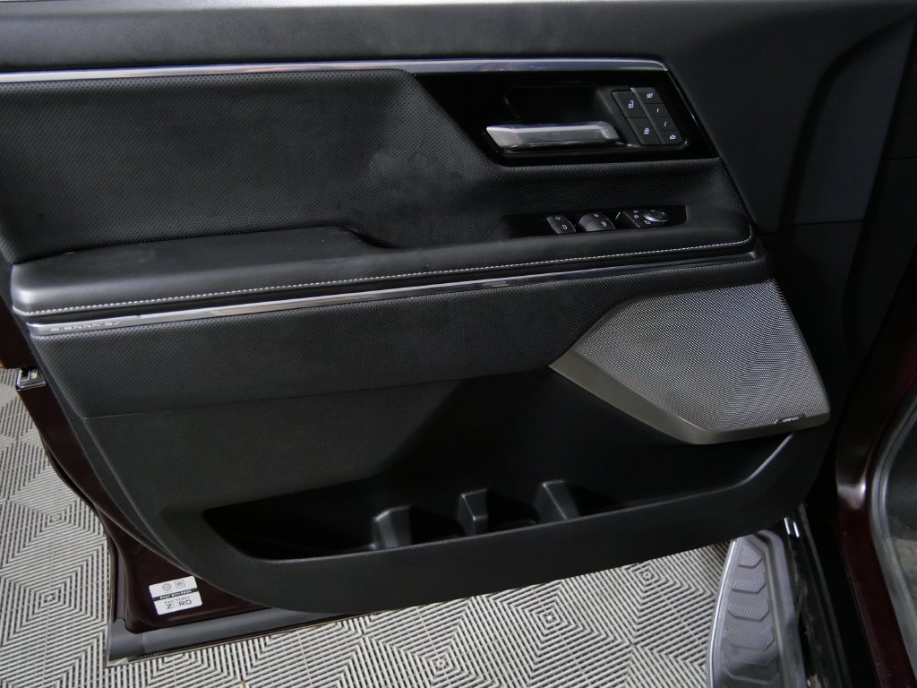 Used 2025 GMC Sierra EV Denali AWD/4WD image 12