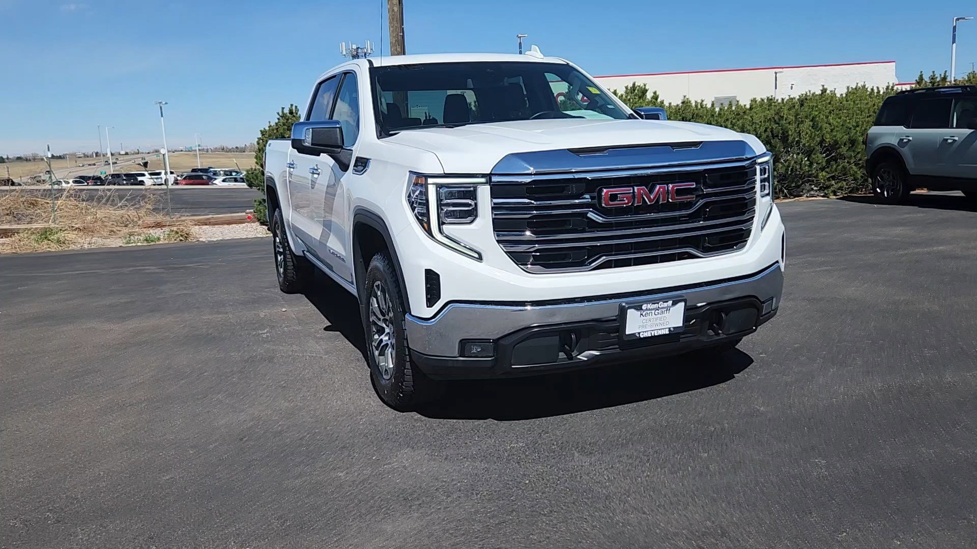 Used 2025 GMC Sierra 1500 SLT image 4