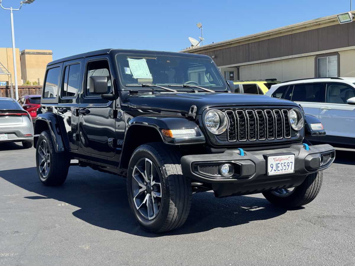 Used 2024 Jeep Wrangler Unlimited w/ Convenience Group AWD/4WD image 6