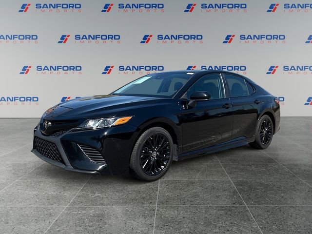 Used 2020 Toyota Camry SE image 1