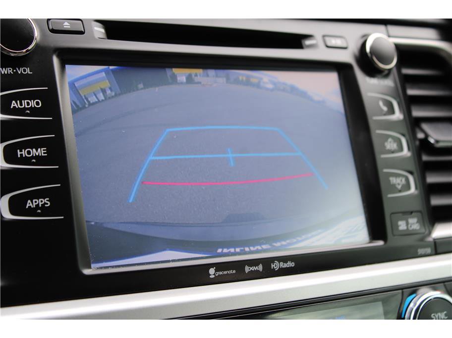 Used 2016 Toyota Highlander XLE image 24