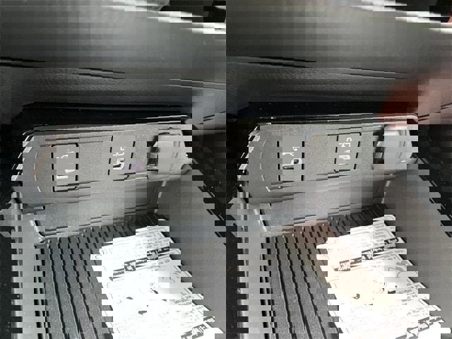 New 2025 Toyota Prius Plug-In Hybrid image 27