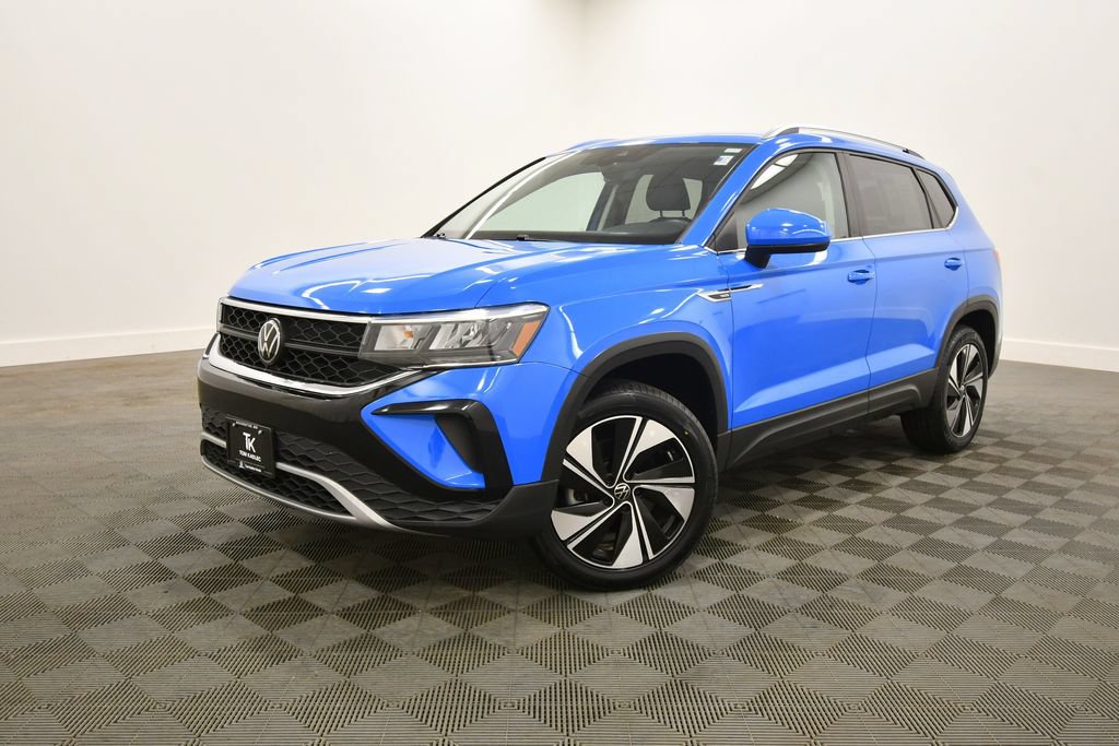 Used 2023 Volkswagen Taos SE AWD/4WD image 2