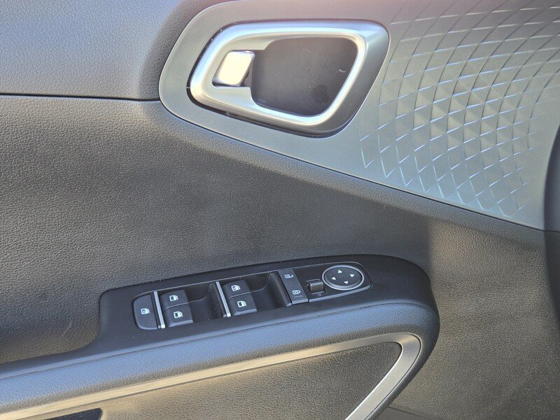 Certified 2025 Kia Soul EX FWD image 18