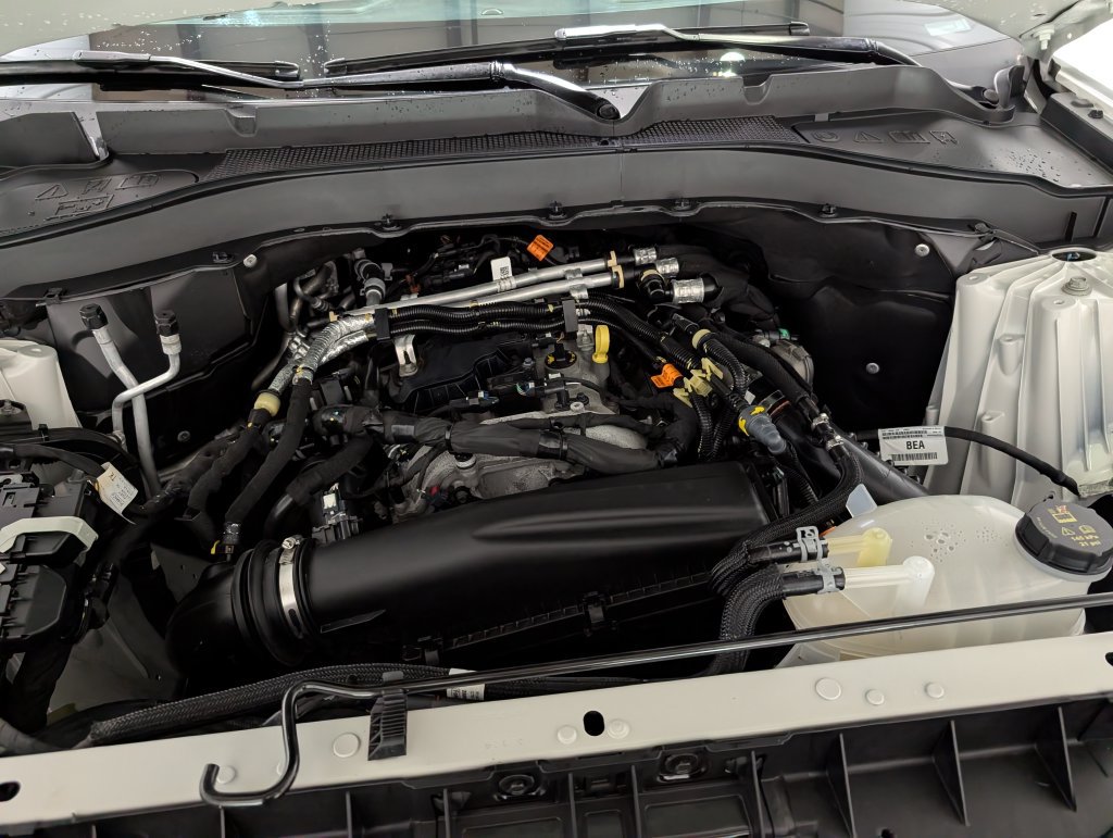 Used 2025 Ford Explorer Active AWD/4WD image 29