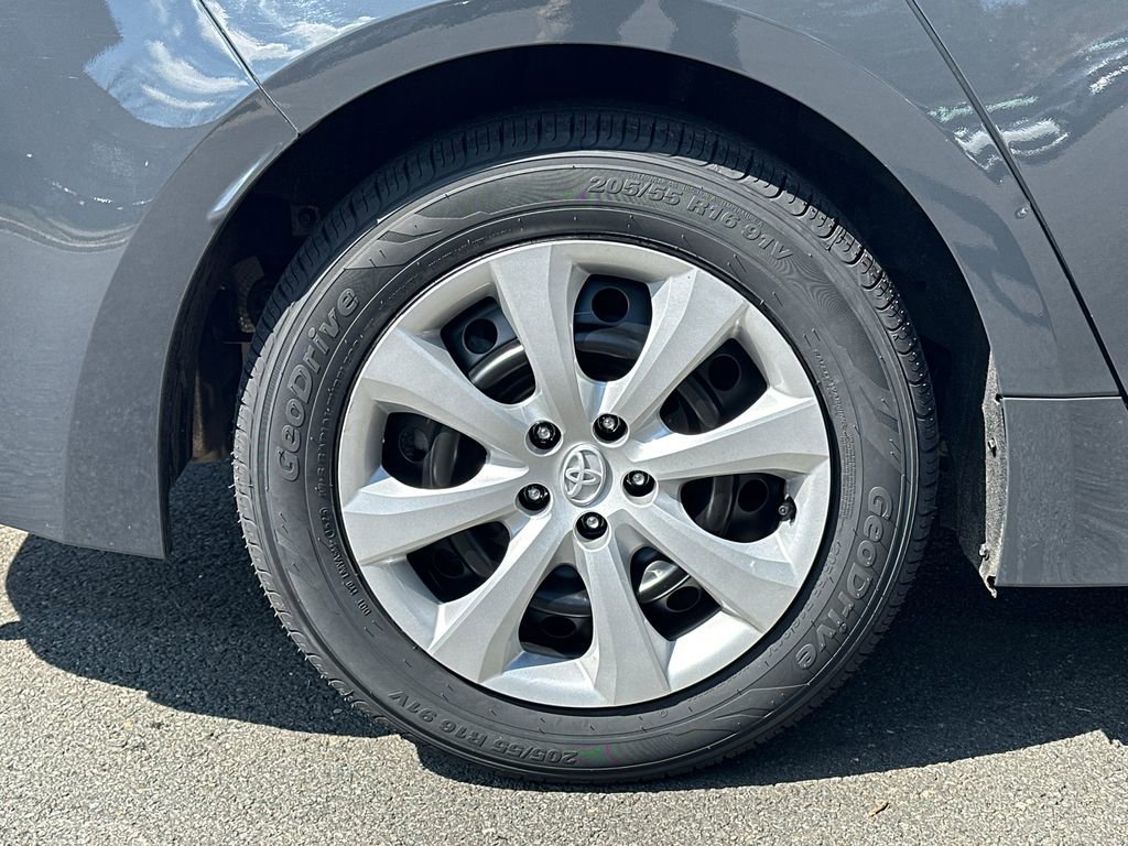 Used 2024 Toyota Corolla LE image 7