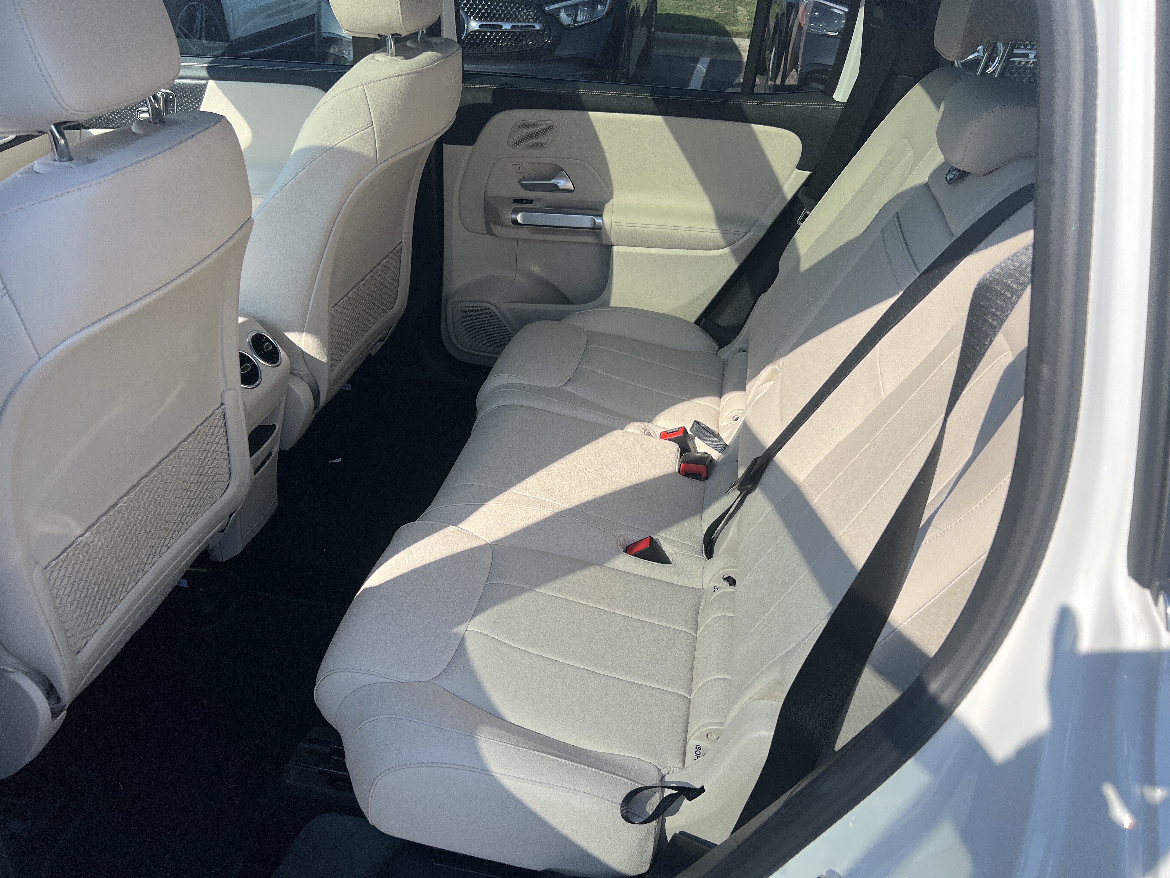 Certified 2025 Mercedes-Benz EQB 300 4MATIC image 31
