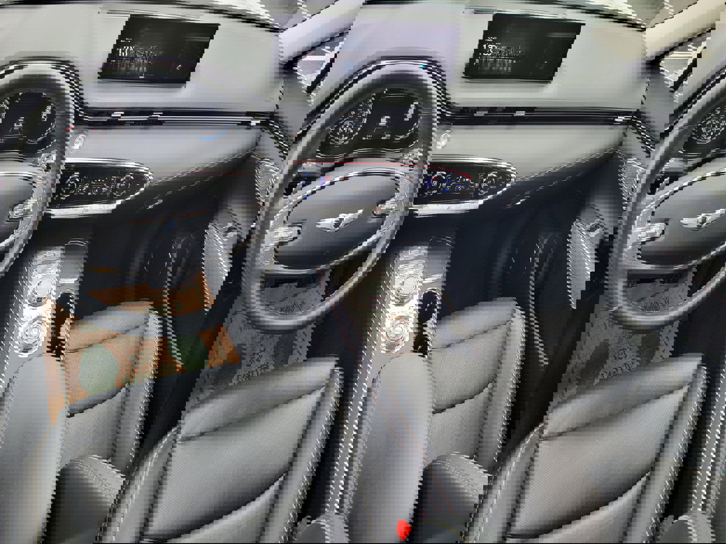 Used 2022 Genesis GV70 2.5T w/ Advanced Package image 13