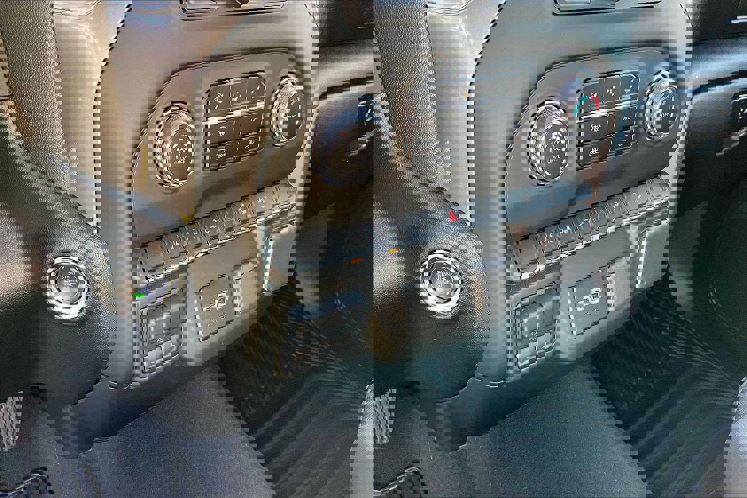 Certified 2025 Chevrolet Silverado 2500 Custom w/ Custom Value Package image 24