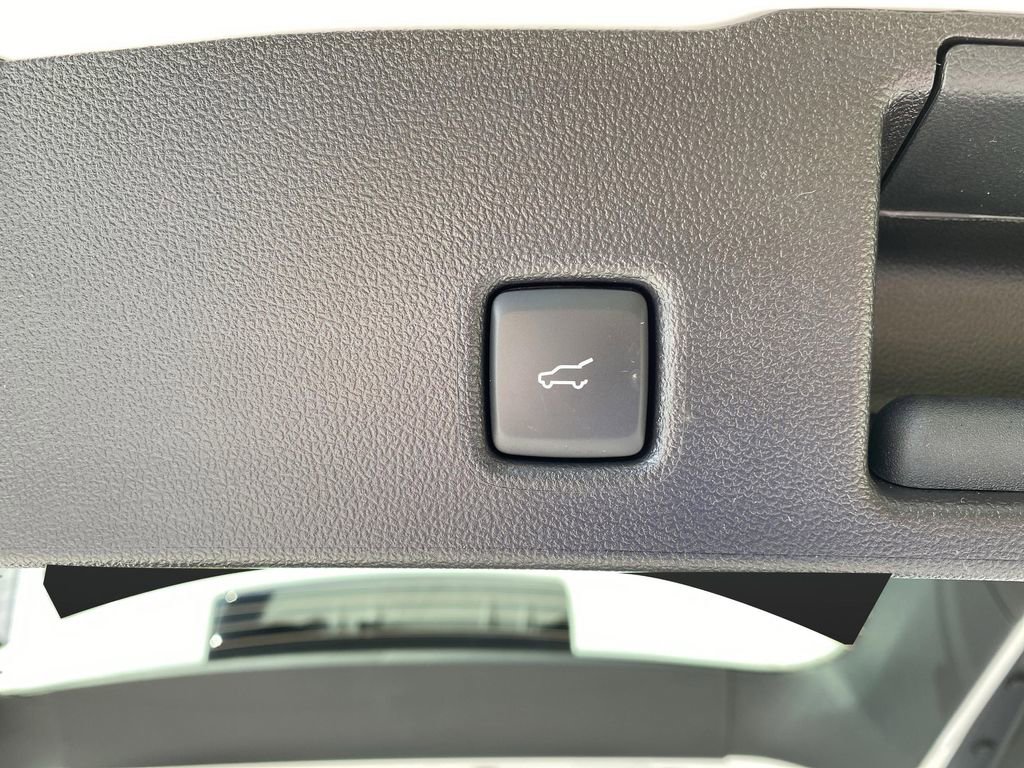 New 2025 Ford Escape SE w/ Class II Trailer Tow Package image 17