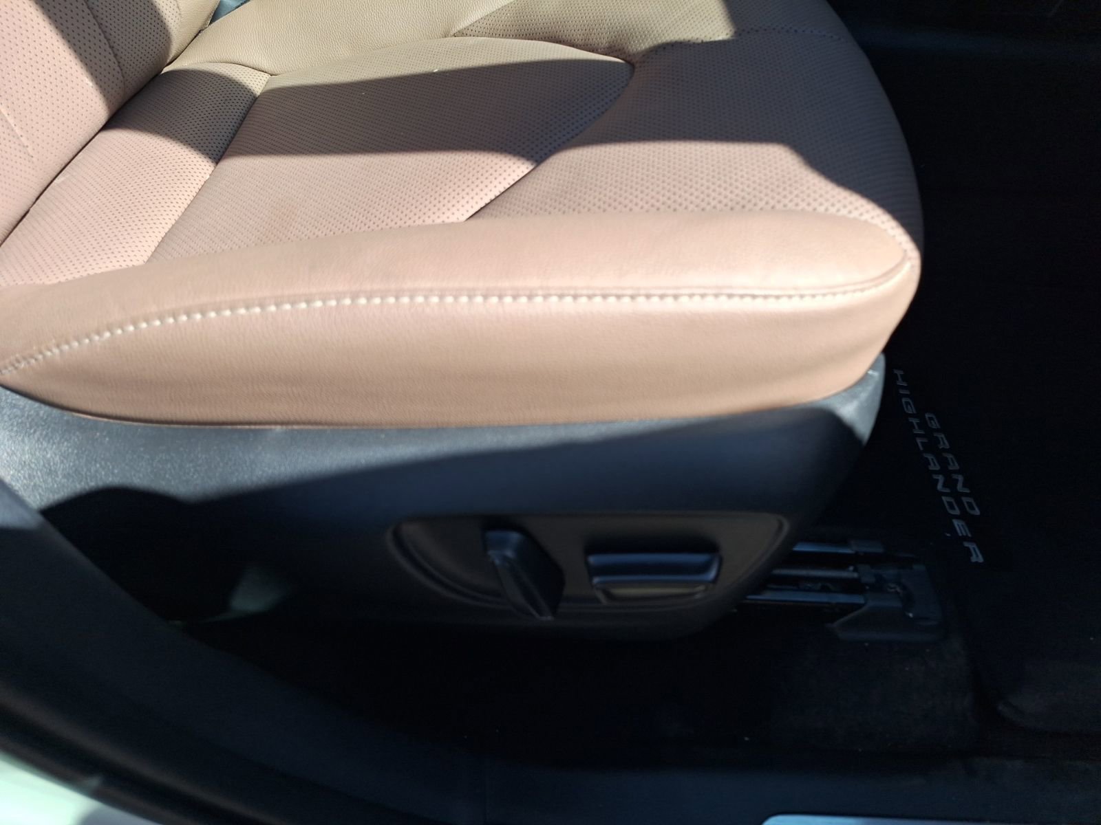 Used 2024 Toyota Grand Highlander Platinum image 36