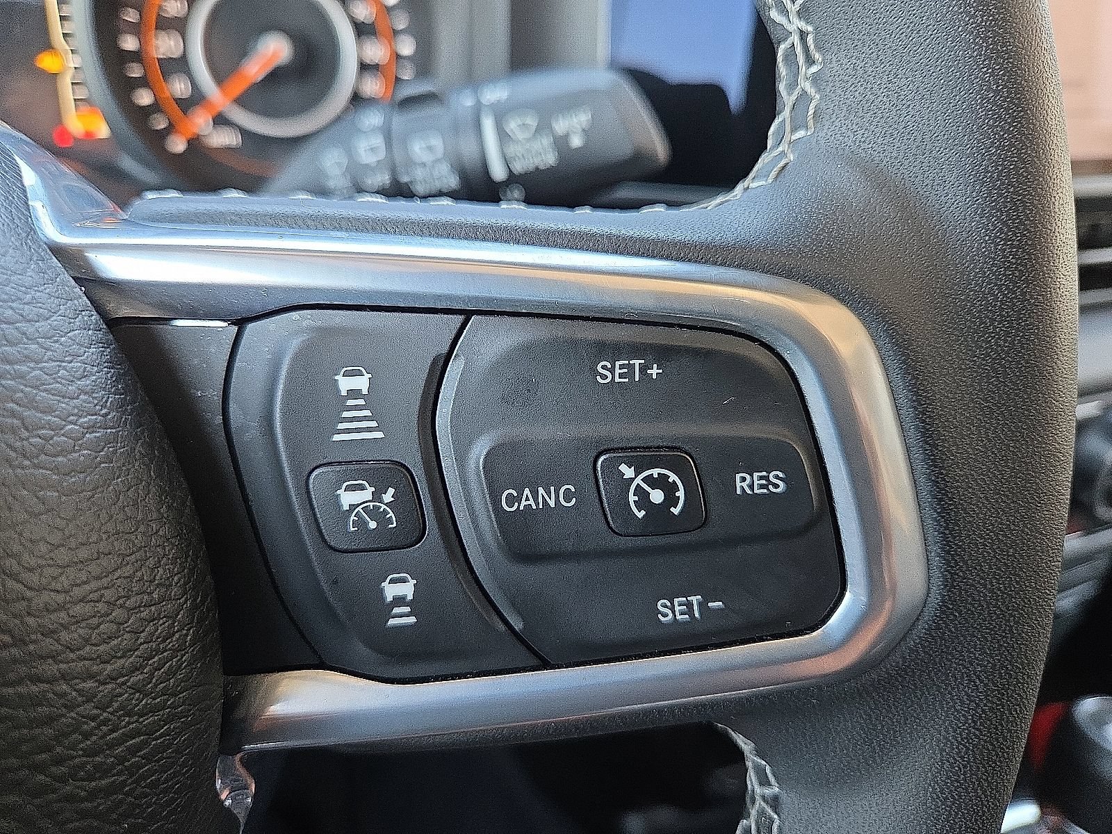 Used 2025 Jeep Wrangler Unlimited Sahara AWD/4WD image 18