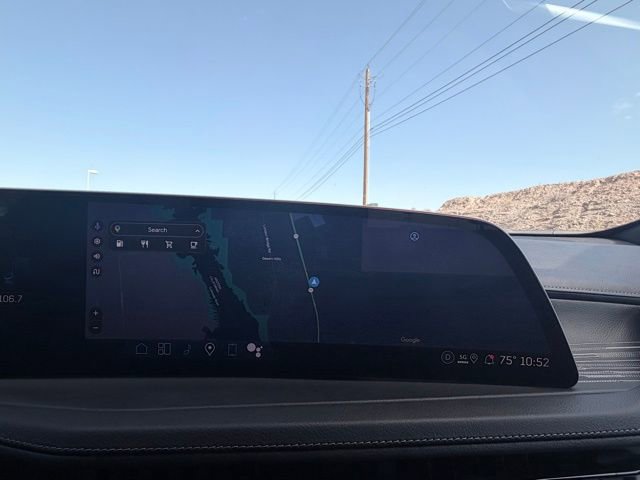 Used 2025 Cadillac XT4 Premium Luxury image 14