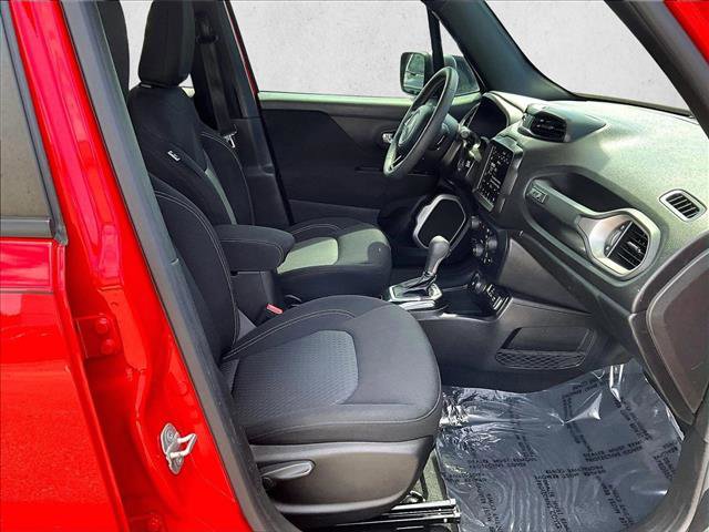 Used 2021 Jeep Renegade Latitude image 9