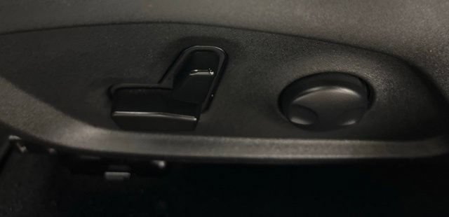 Used 2025 Jeep Compass Limited AWD/4WD image 18