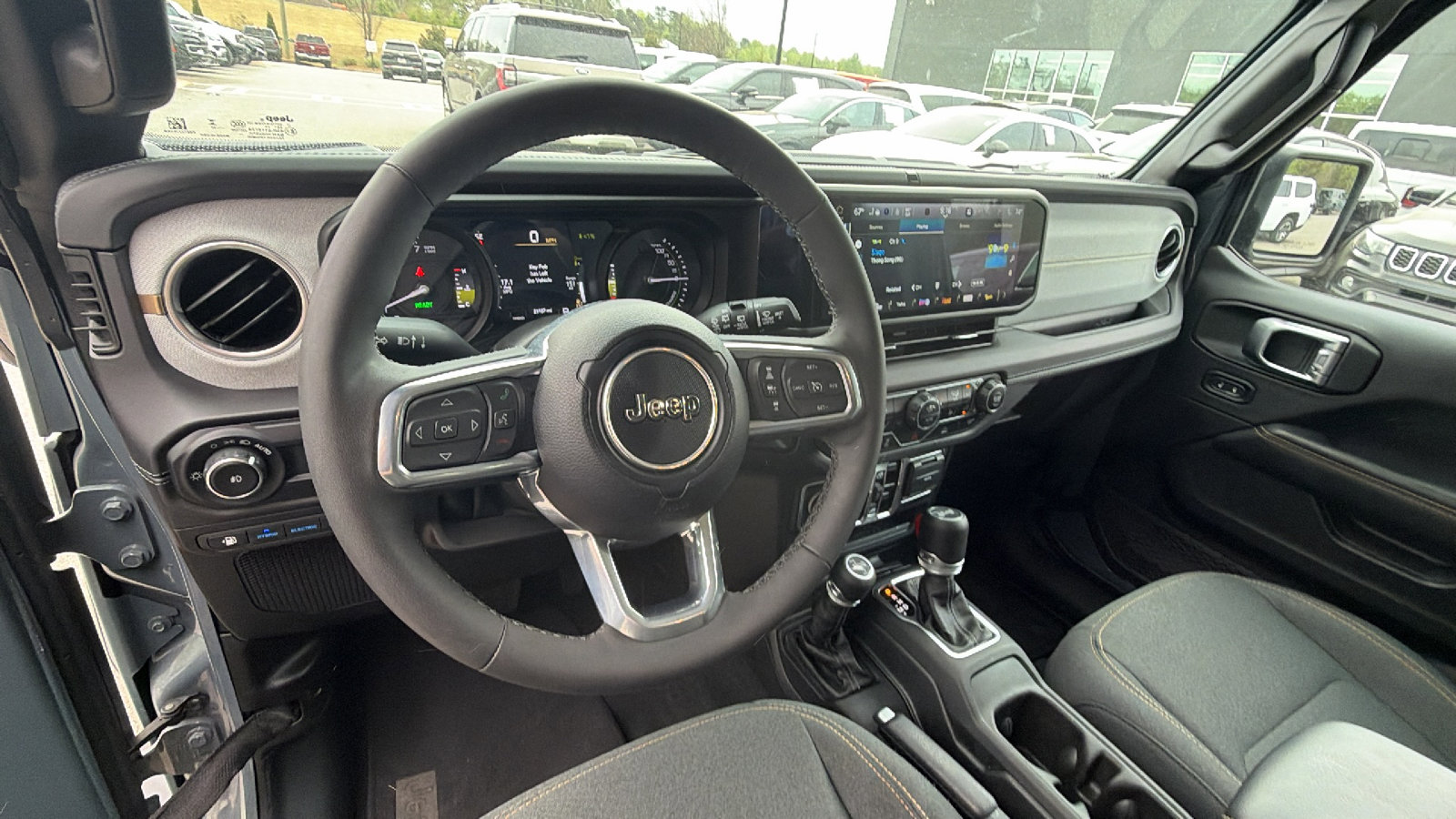 Used 2025 Jeep Wrangler Sahara image 24