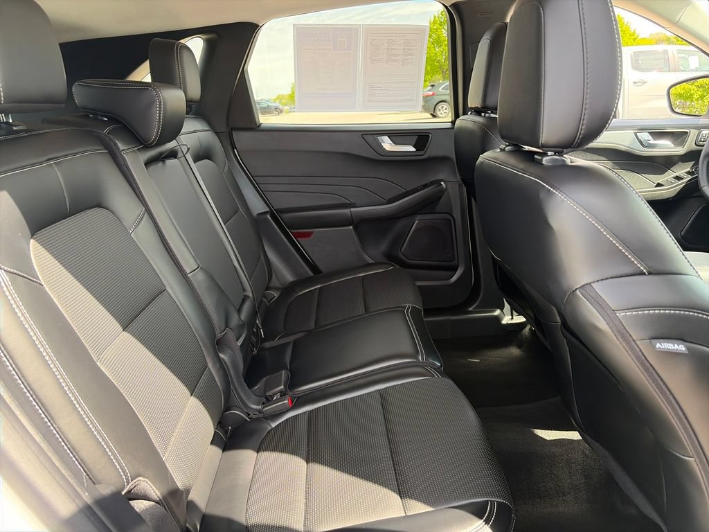 Used 2024 Ford Escape Platinum AWD/4WD image 33