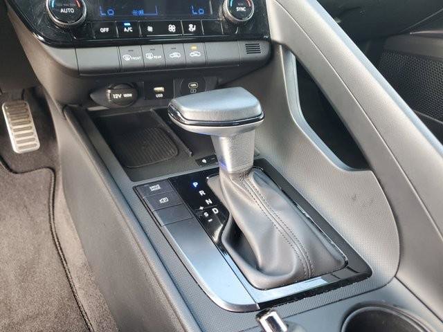 Certified 2025 Hyundai Elantra Sport image 29