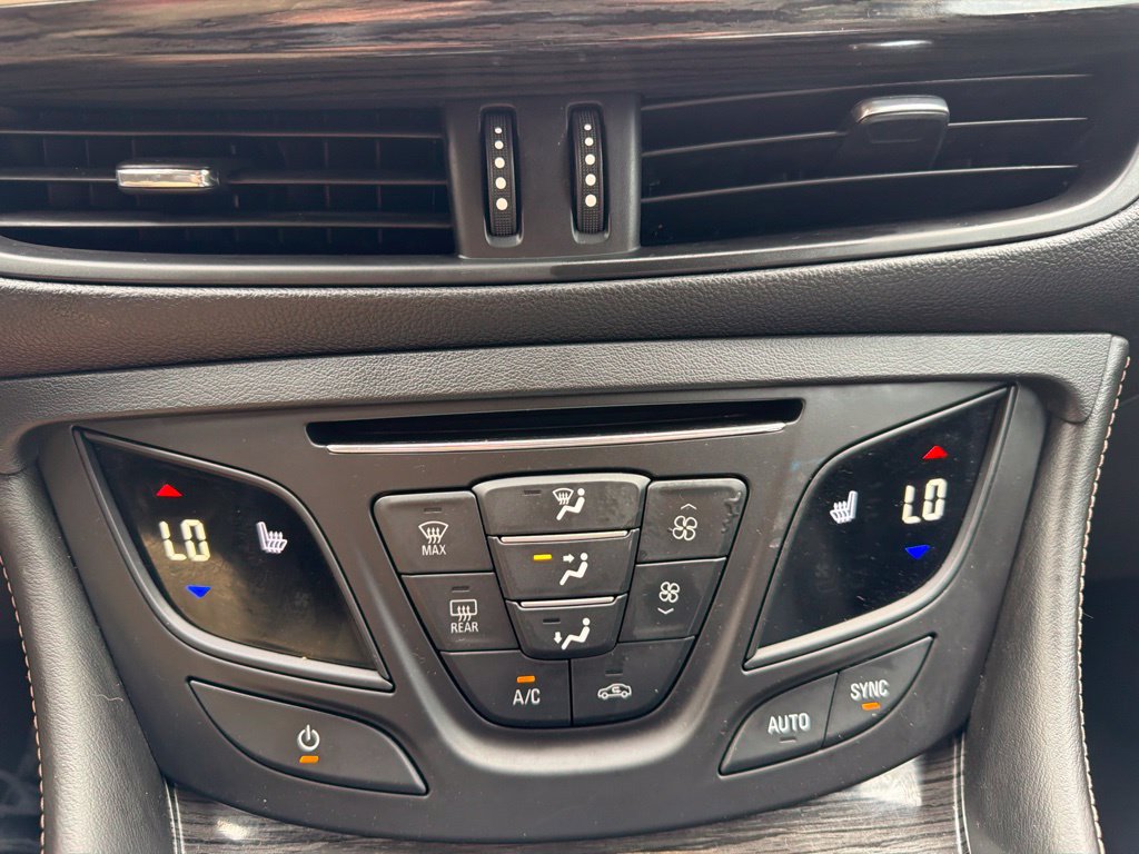 Used 2016 Buick Envision Premium AWD/4WD image 27