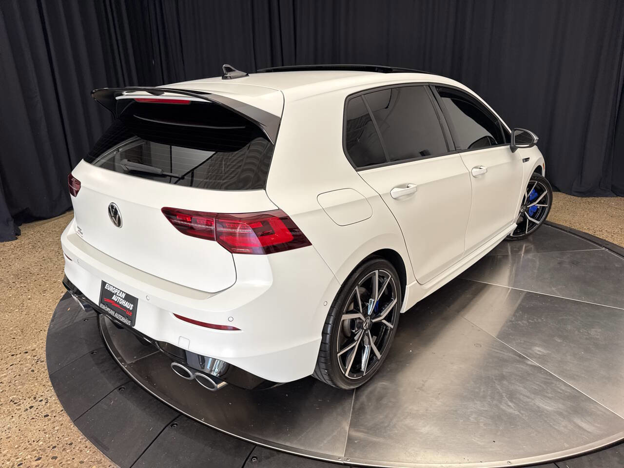 Used 2024 Volkswagen Golf R image 9