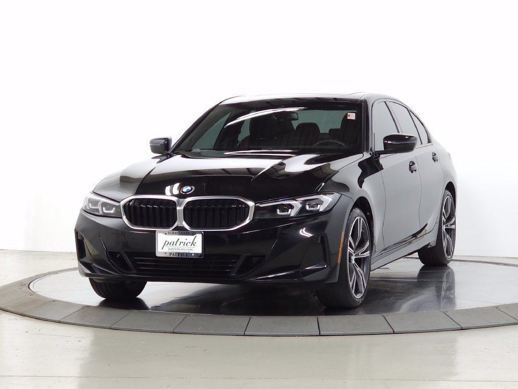 Used 2023 BMW 330i xDrive Sedan w/ Premium Package AWD/4WD image 3