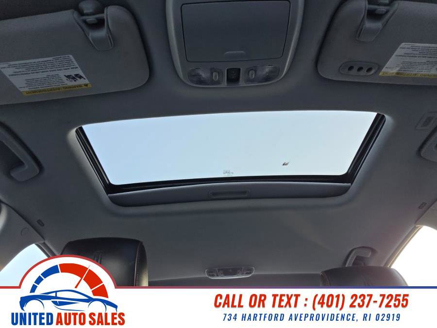 Used 2011 Lincoln MKZ image 20