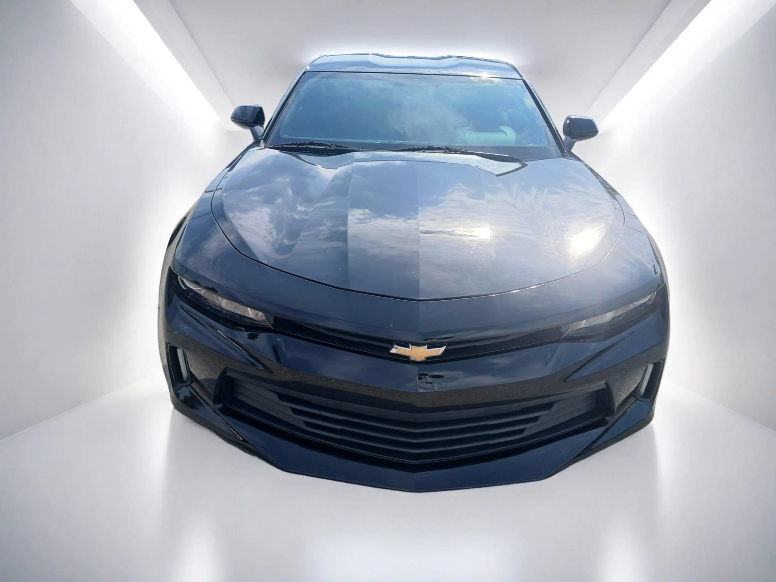 Used 2018 Chevrolet Camaro LS RWD image 3