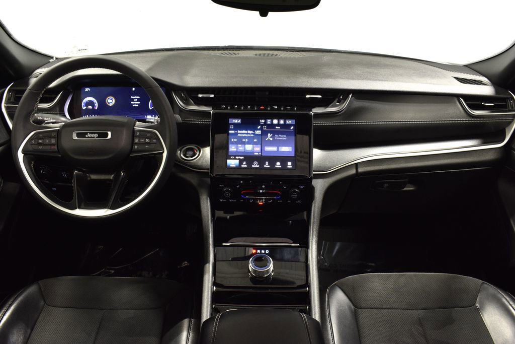 Used 2023 Jeep Grand Cherokee L Laredo image 13