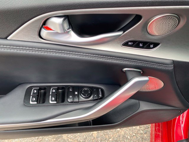 Used 2018 Kia Stinger GT2 AWD/4WD image 15