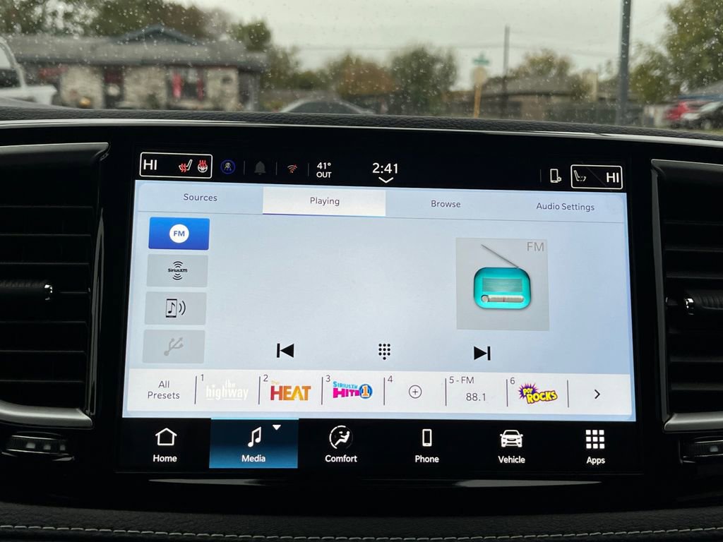 New 2026 Chrysler Pacifica Select image 8