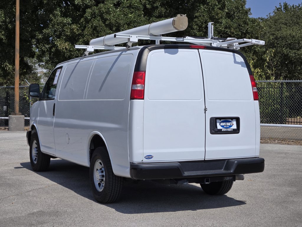 Used 2021 Chevrolet Express 2500 w/ Driver Convenience Package RWD image 5